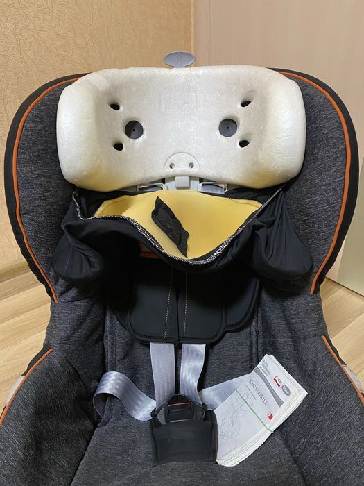 Автокресло BRITAX-ROMER KING II LS Black Marble с 9 мес.до 4 лет