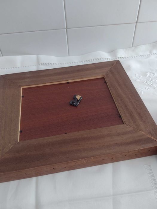 Moldura em talha dourada para fixar na parede