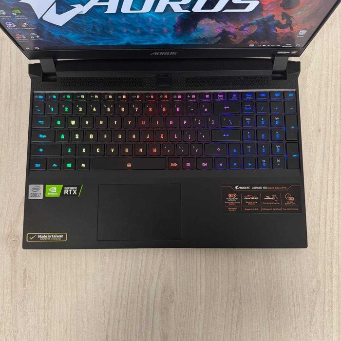 Gigabyte Aorus 15G YC  240Hz i7-10870H 16GB SSD 1TB RTX 3080
