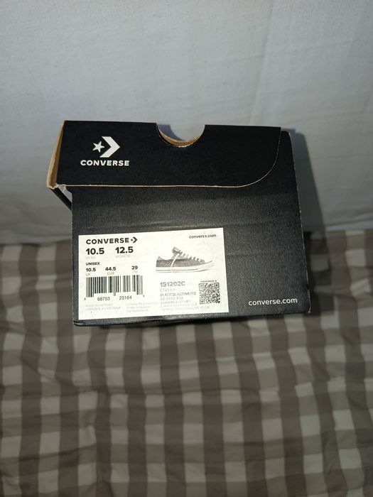 Sapatilhas Converse novas