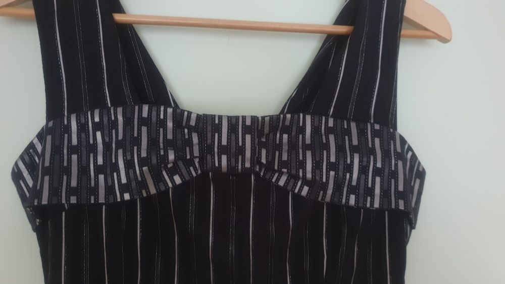 sukienka czarna wizytowa elegancka CDN 36S