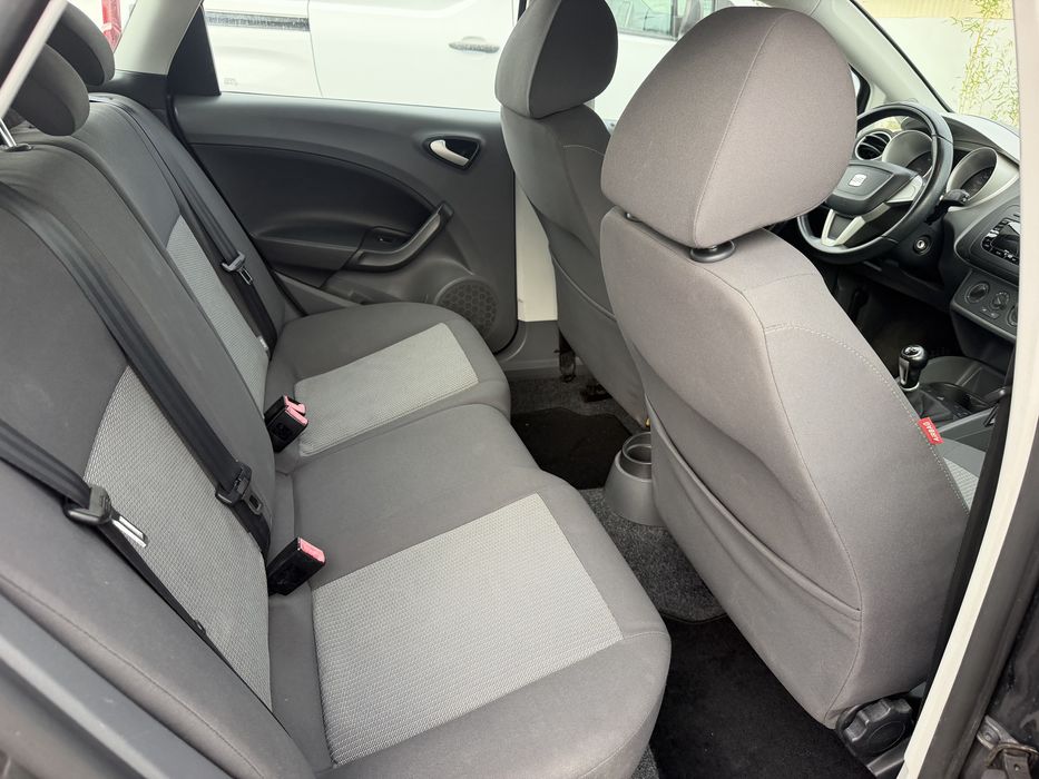 Seat Ibiza St 1.6 TDI muito nova foto 5