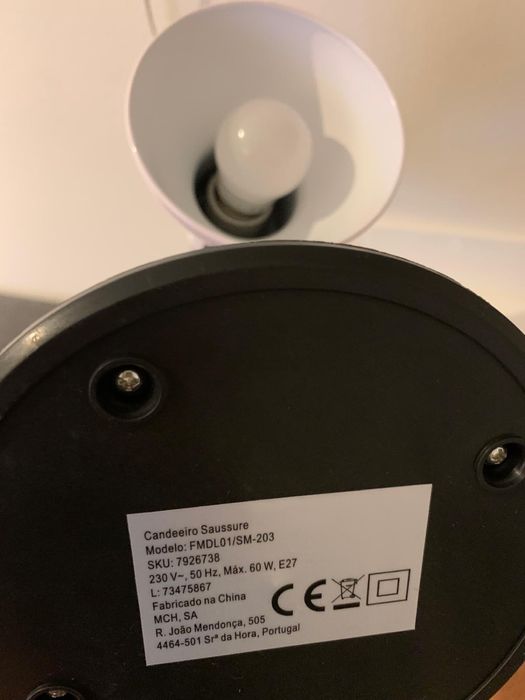 Candeeiro de secretária nunca usado.