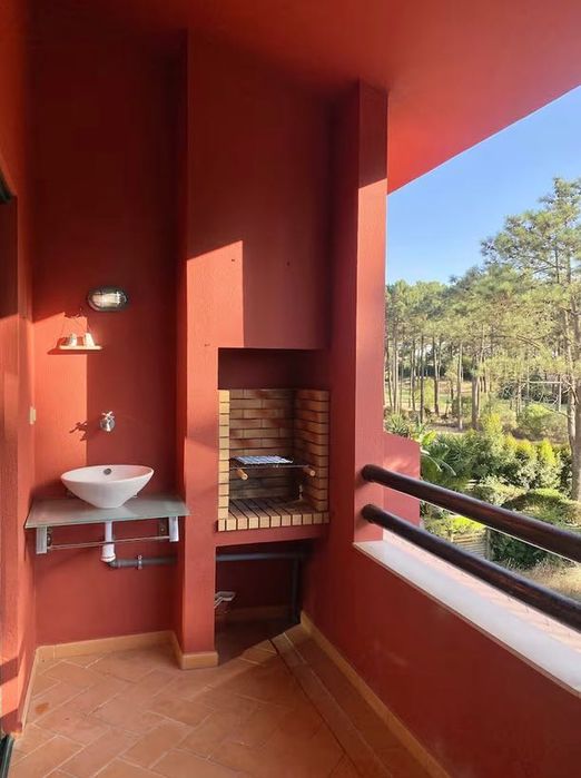Vendo Apartamento na Herdade da Aroeira.