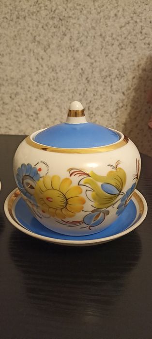 Наборы: (Чайник и Сахарница)