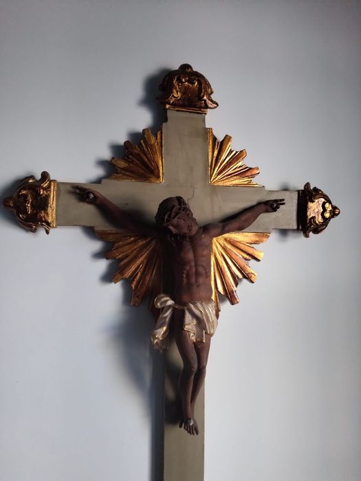 Crucifixo em Madeira