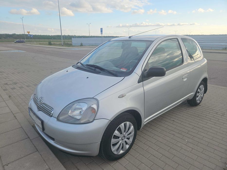 Toyota Yaris 2001 Luna benzyna hatchback