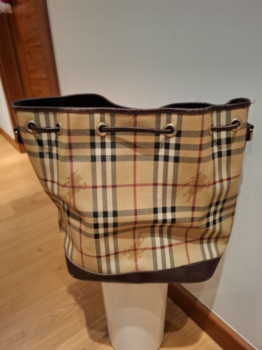 Mala Burberry Original. Luxo Clássico