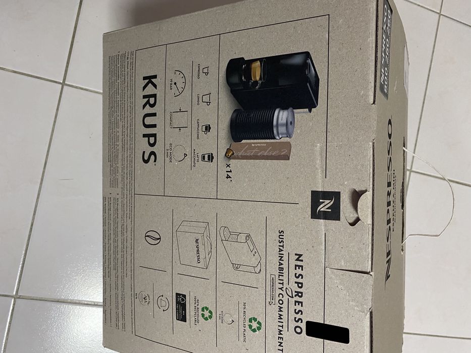 Máquina de Café KRUPS Nespresso Essenza Mini XN1108P2 Branca e preta