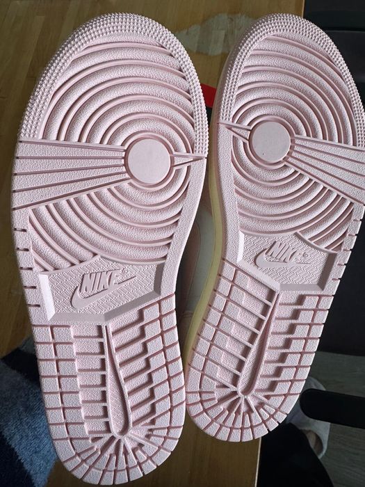 Blush pink jordan 1
