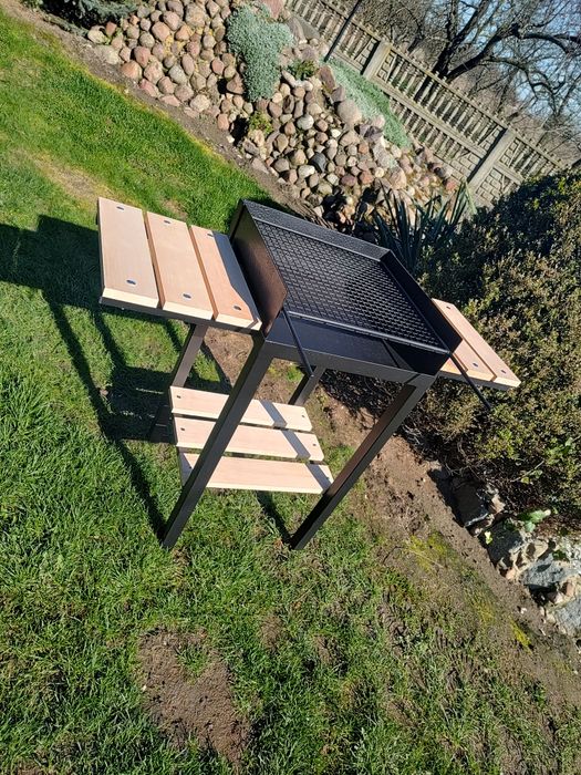 Duży solidny grill ostatnia sztuka