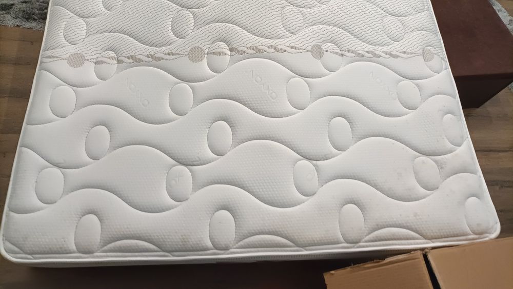 Cama gaveta,com colchão e  encosto