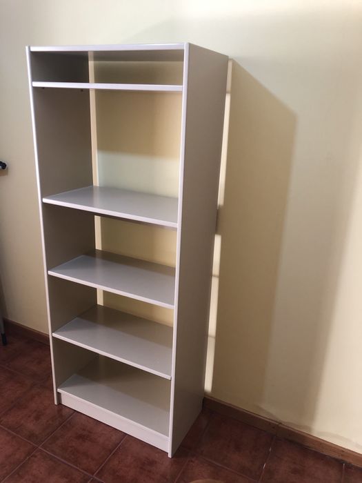 Estante para quarto ou escritório