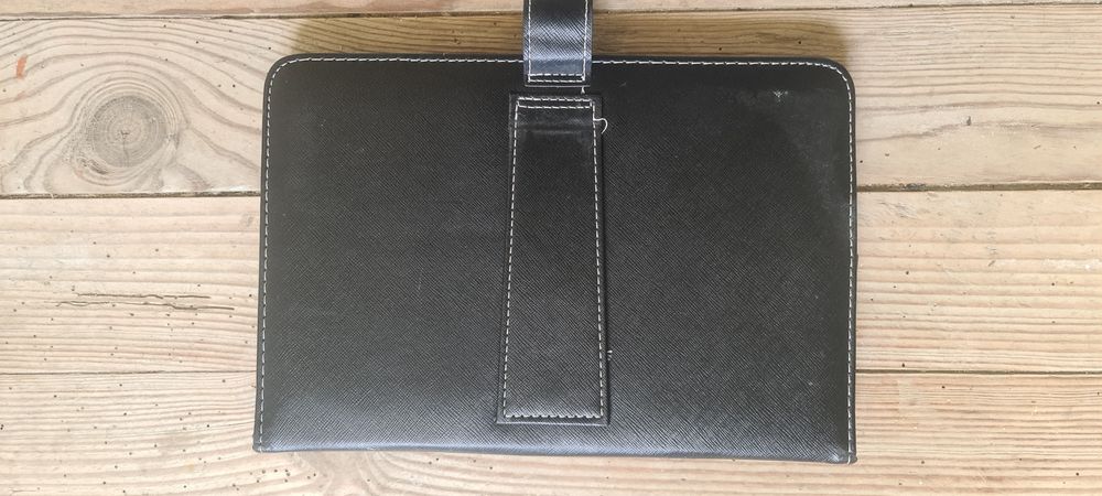 Capa com teclado usb429594443598407681