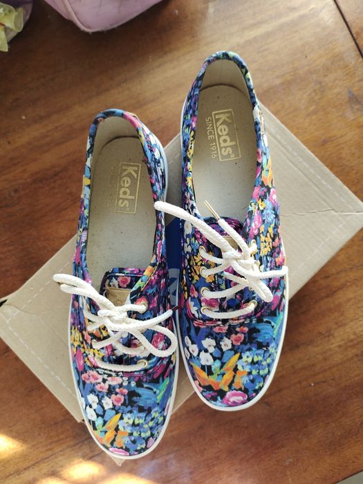 Яскраві кеди на стопу 24см