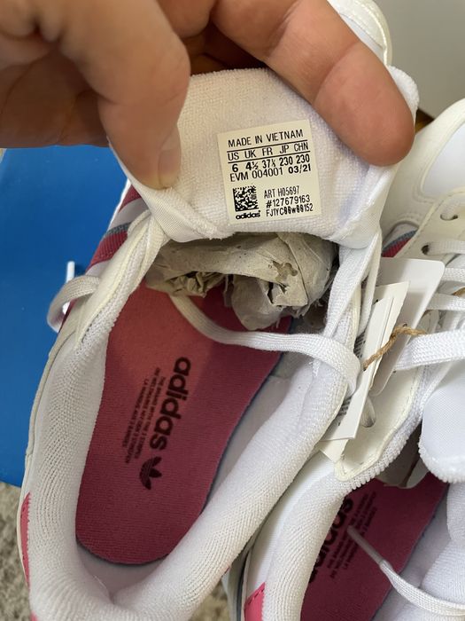 Продам нові жіночі кросівки Adidas Special 21 розмір 37