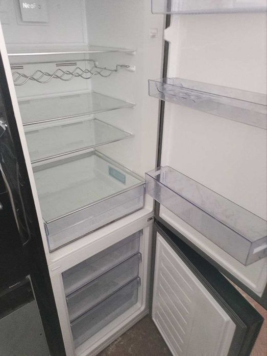 Lodówka BEKO NeoFROST czarna szklana GWARANCJA