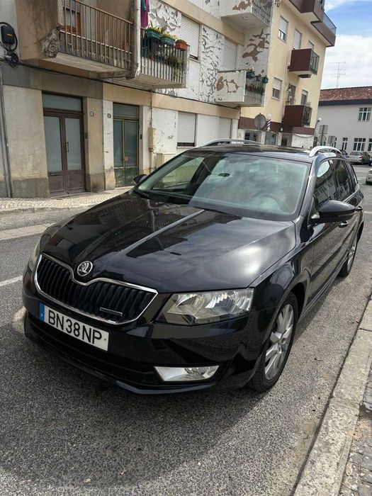 Skoda Octavia A7 Combi 1.6 TDI GreenLine – Caixa Manual 6 Velocidades