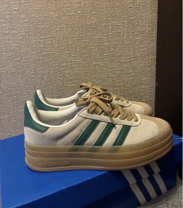 Жіночі кросівки adidas gazelle натуральна шкіра