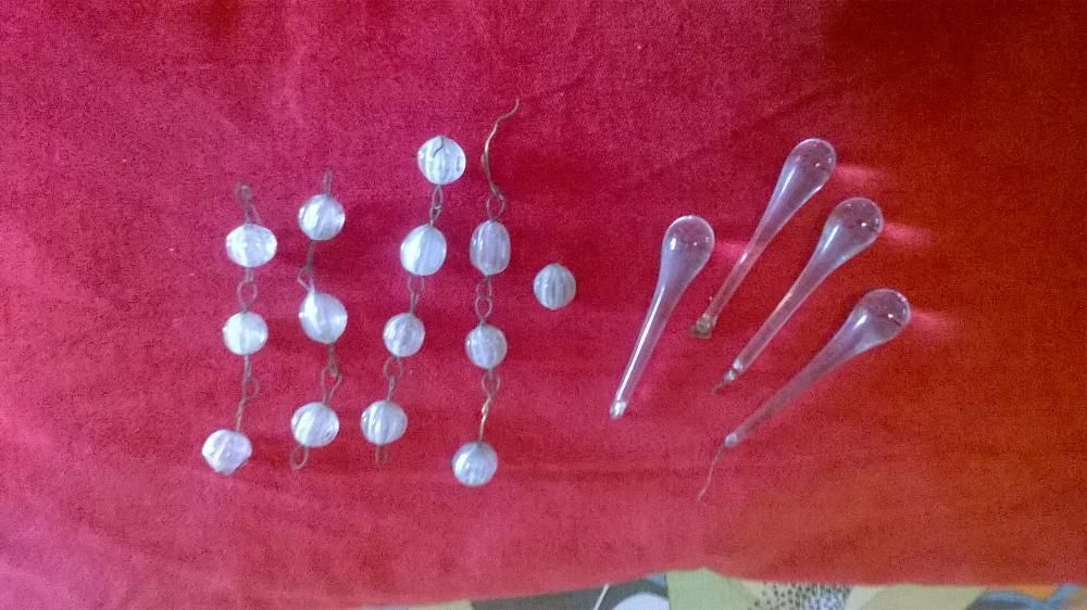 Pratos, pingentes e bolas em vidro para candeeiros vintage