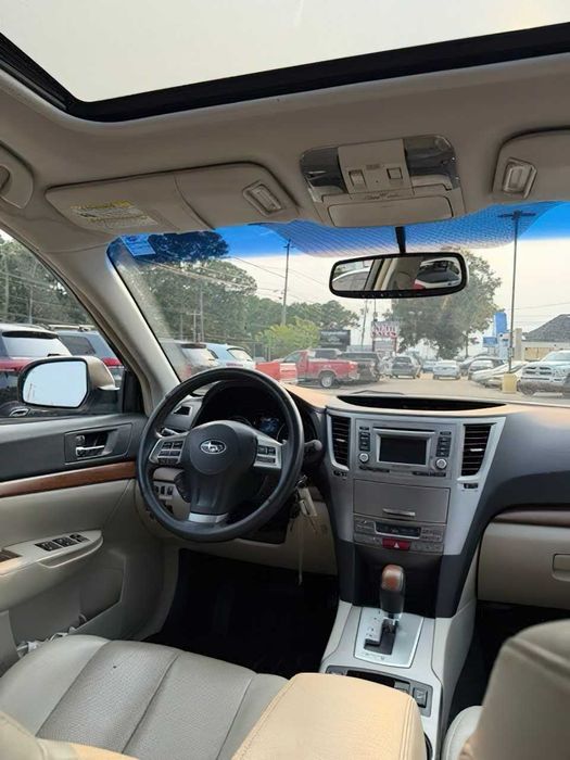 Subaru Outback 2.5i Limited      2013