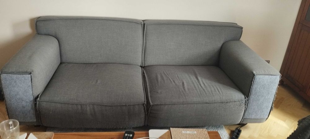 Szara kanapa nowoczesny design