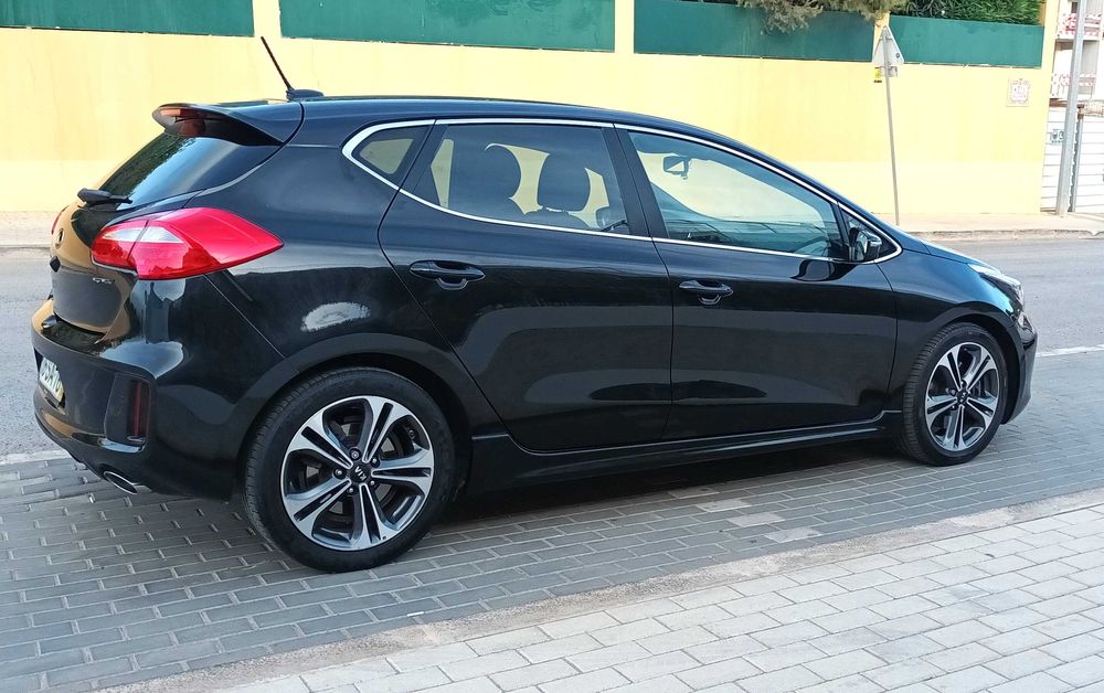 Kia Ceed GT LIne 1.0 T gasolina 2016 excelente estado. Só 93080 Km.