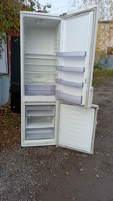 Холодильник Sharp WWH537GDUHD 180 см