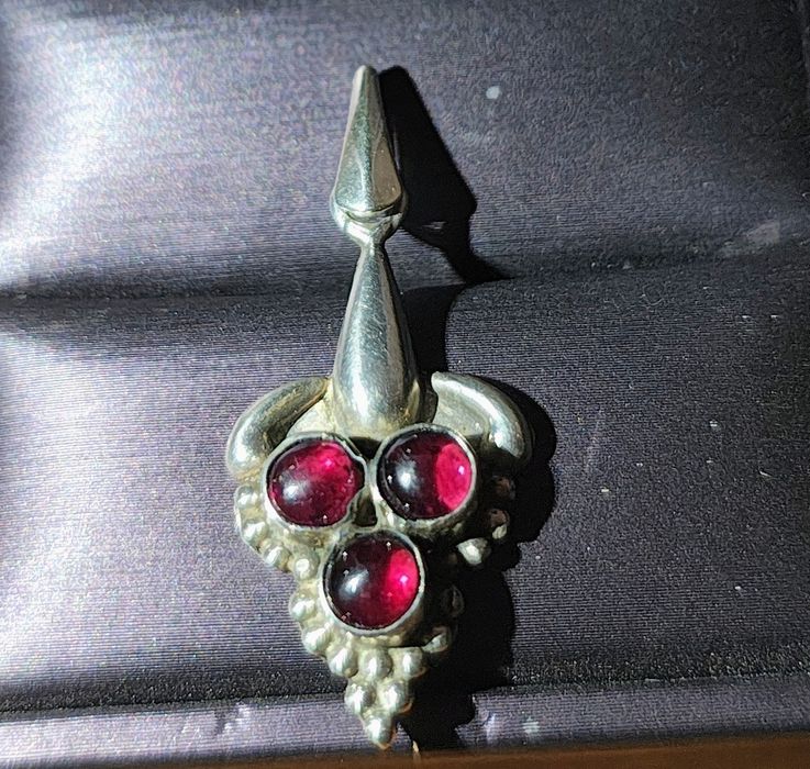 Cudna stara srebrna zawieszka z Granatami Naturalnymi