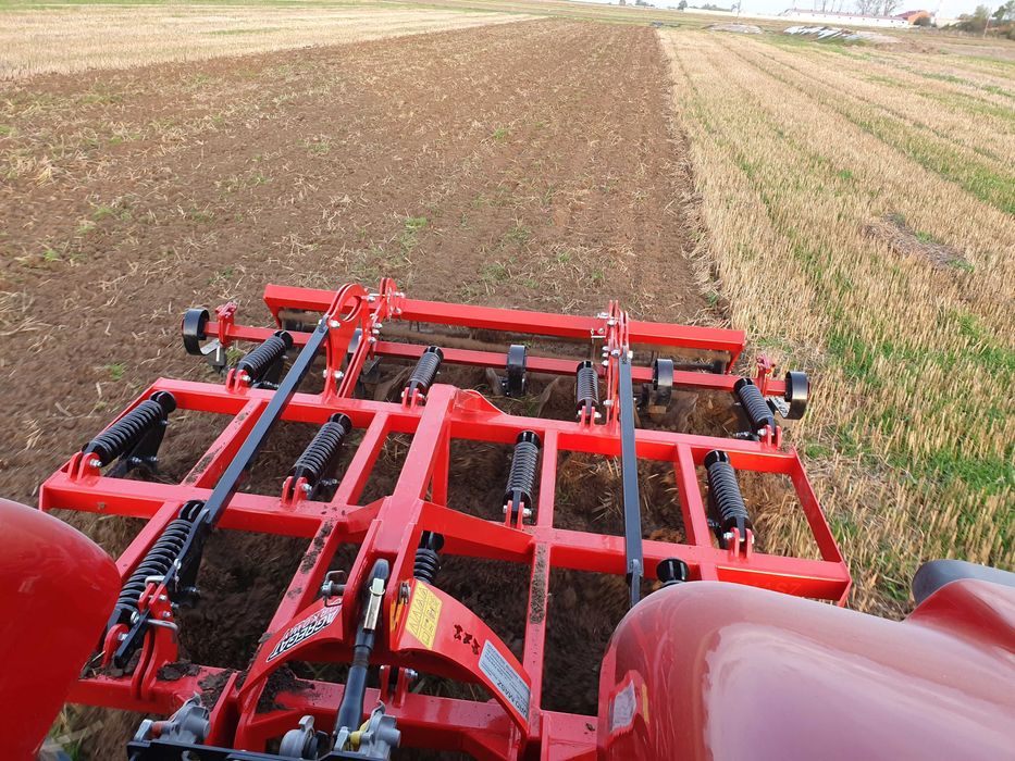 Agregat podorywkowo orkowy/bezorkowy/bezorkowiec/Euro Masz.