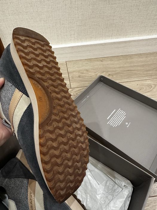 Продам жіночі замшеві кросівки Gant розмір 40