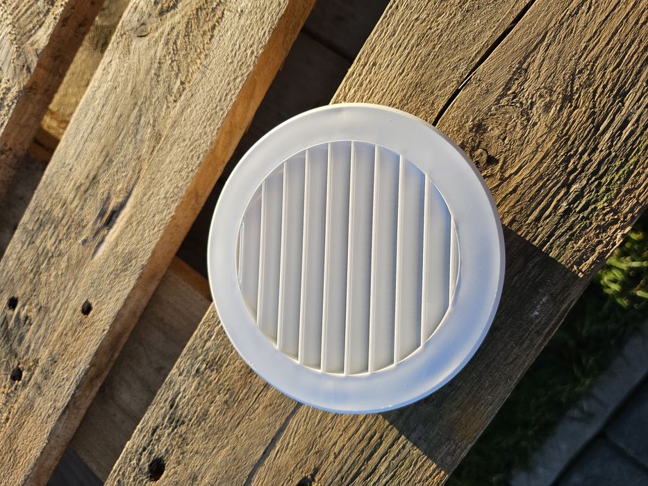 KRATKA WENTYLACYJNA biała okrągła fi 100