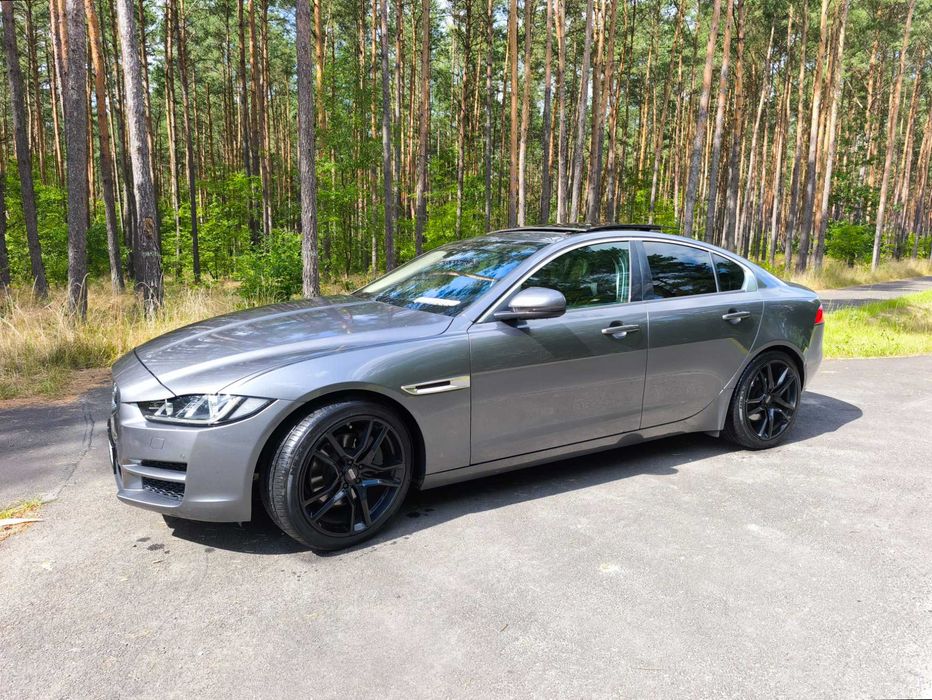 Jaguar XE 2.0 240 KM | Automat | Szyberdach | Zadbany