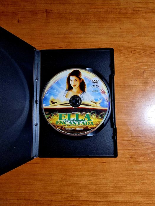 ENCHANTED (Anne Hathaway/Hugh Dancy) Be Enchanted!64171260918659122