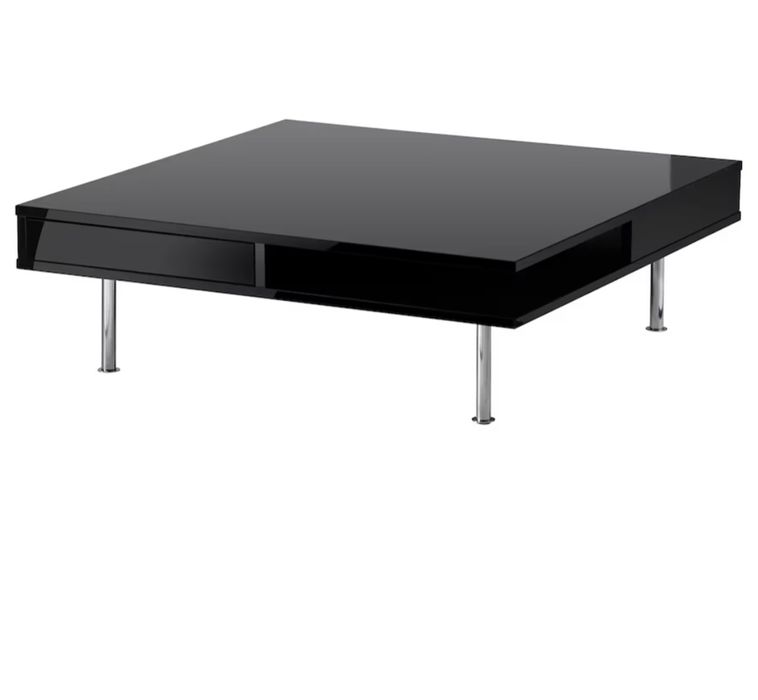 Mesa de centro da ikea em ótimo qualidade.