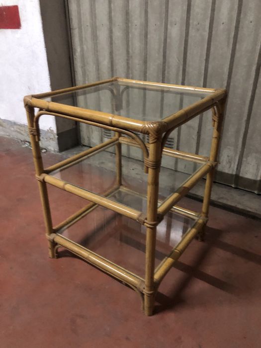 Mesa em bambu e vidro