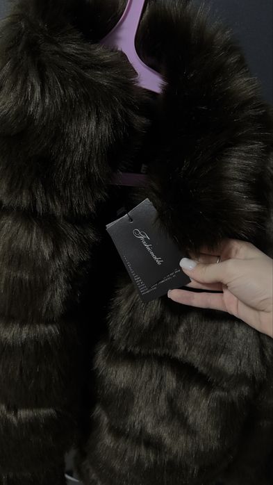 еко шуба ,тредова НОВА ,розмір xs-s,колір в житті красивий коричневий