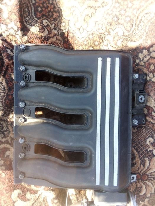 впускний колектор в хорошем состоянії, підходить на бмв е 39, е 46, 2