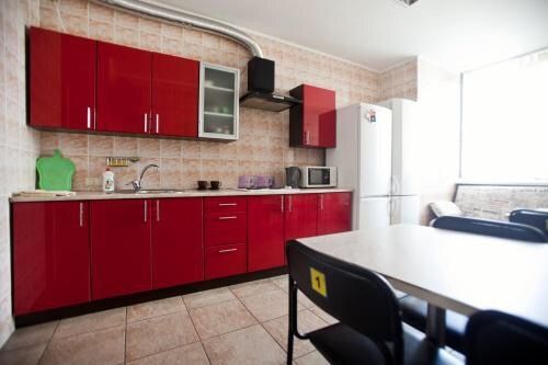 Хостел на позняках поряд з метро жк корона , поряд харківська осокорки