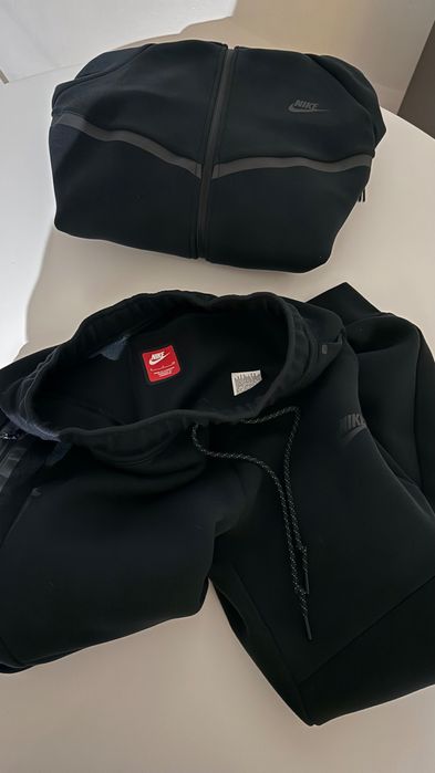 Dres Nike Tech Fleece – Bluza M / Spodnie S – Stan Idealny, Czarny