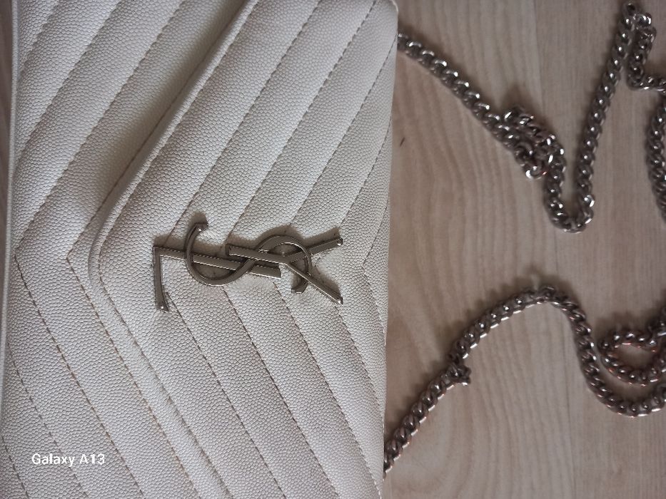Saint laurent Paris biala torebka na łańcuszku