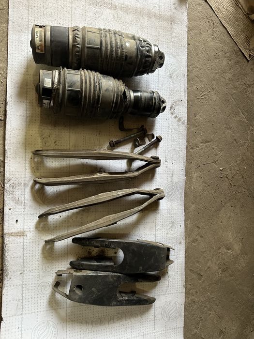 W211 пневмобалони задні