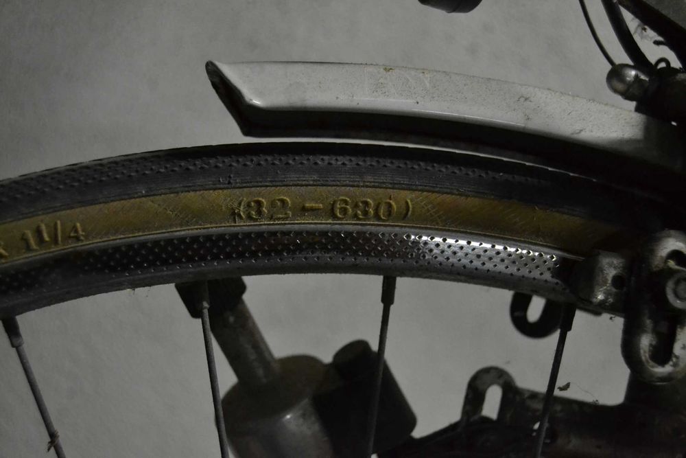 Bicicleta antiga para restaurar