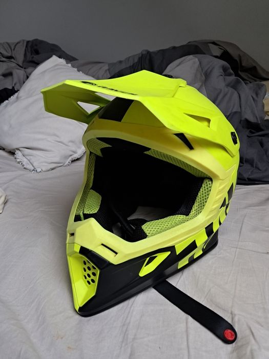 Kask raven rozmiar M
