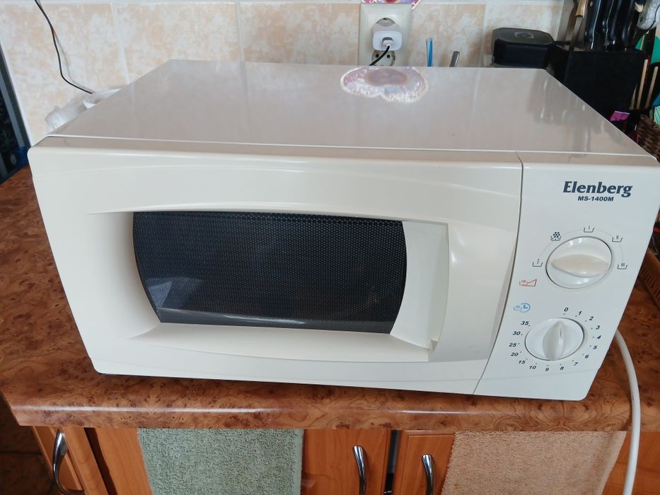 Микроволновка Elenberg. Рабочая