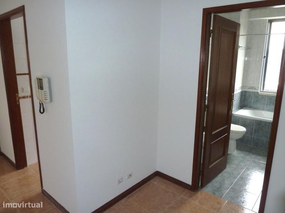 Apartamento T1 em Coimbra (Urb. Gorgulão)