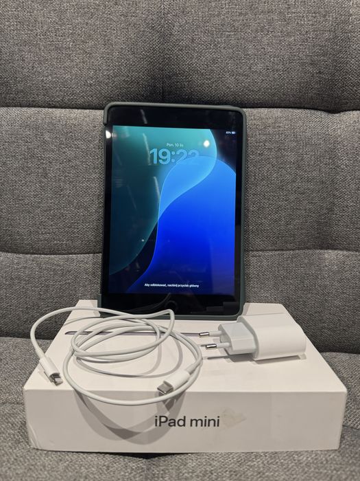 iPad Mini 5nd Gen 3/64 GB iOS 26 Space Gray Pad Generacji Tablet Apple