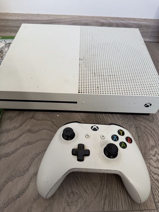 Konsola Xbox One S + Pad + Gry
