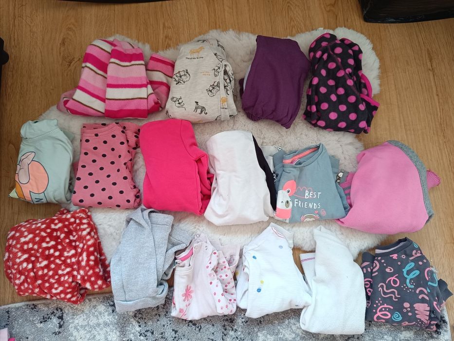 Zestaw ubrań dziewczęcych