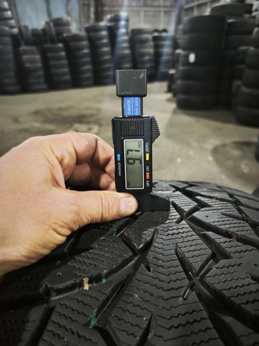Шини резина зима 265/65 R17 Toyo observe g3-ice